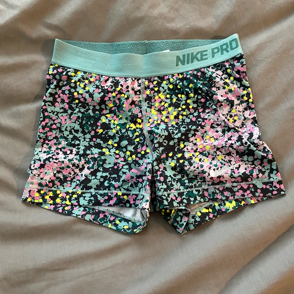 Nike women’s Pro 3” shorts